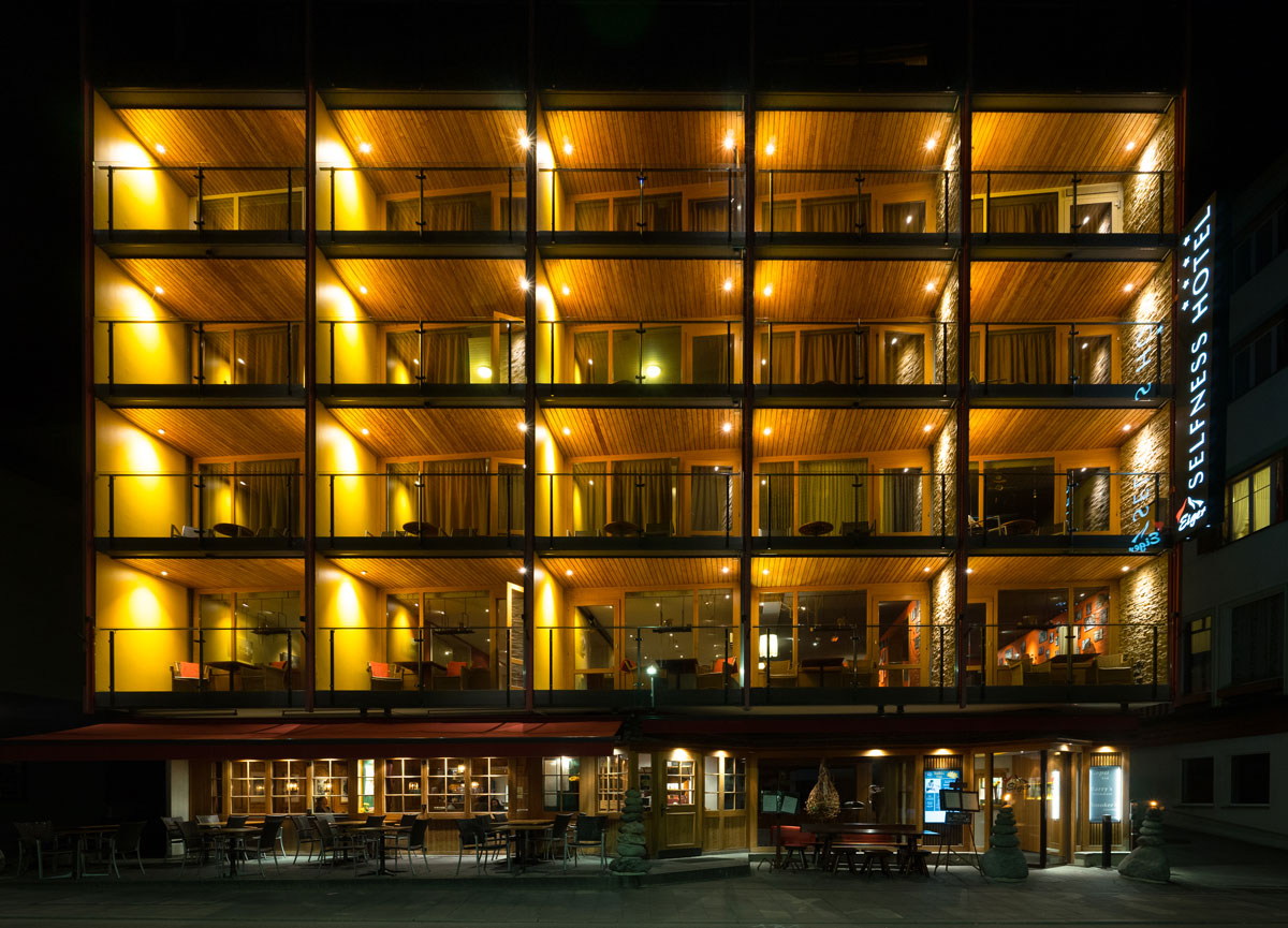 Nachtbild-vom-Hotel-Eiger-in-Grindelwald