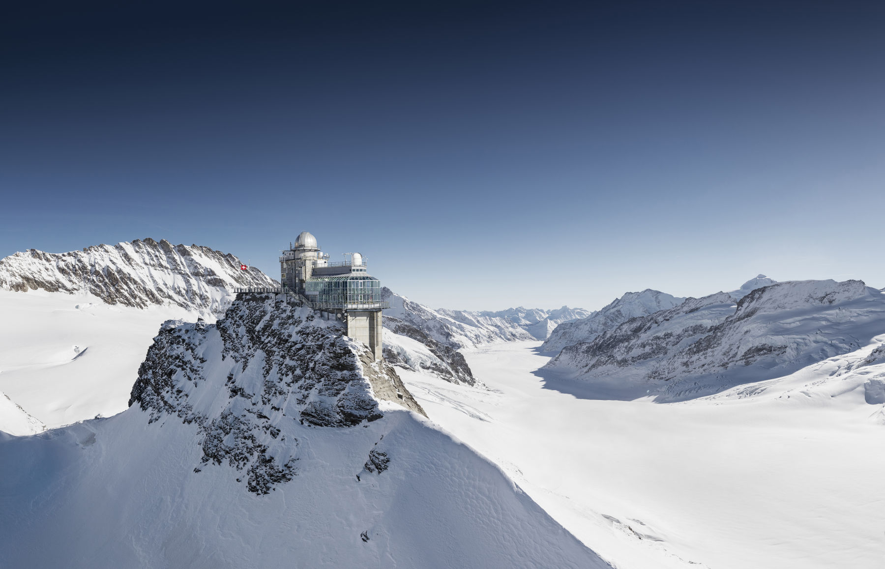 sphinx-aletschgletscher-jungfraujoch-top-of-europe