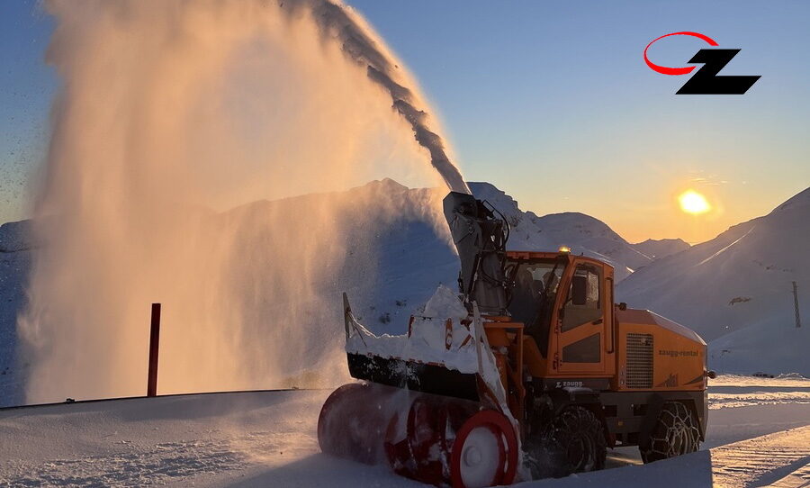 PA_2025-5 Bild 3 ZAUGG Schneefräse im Einsatz