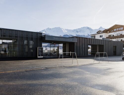 Fisser Bergbahnen: Multifunktionales Talstationsgebäude für Gäste und Mitarbeiter
