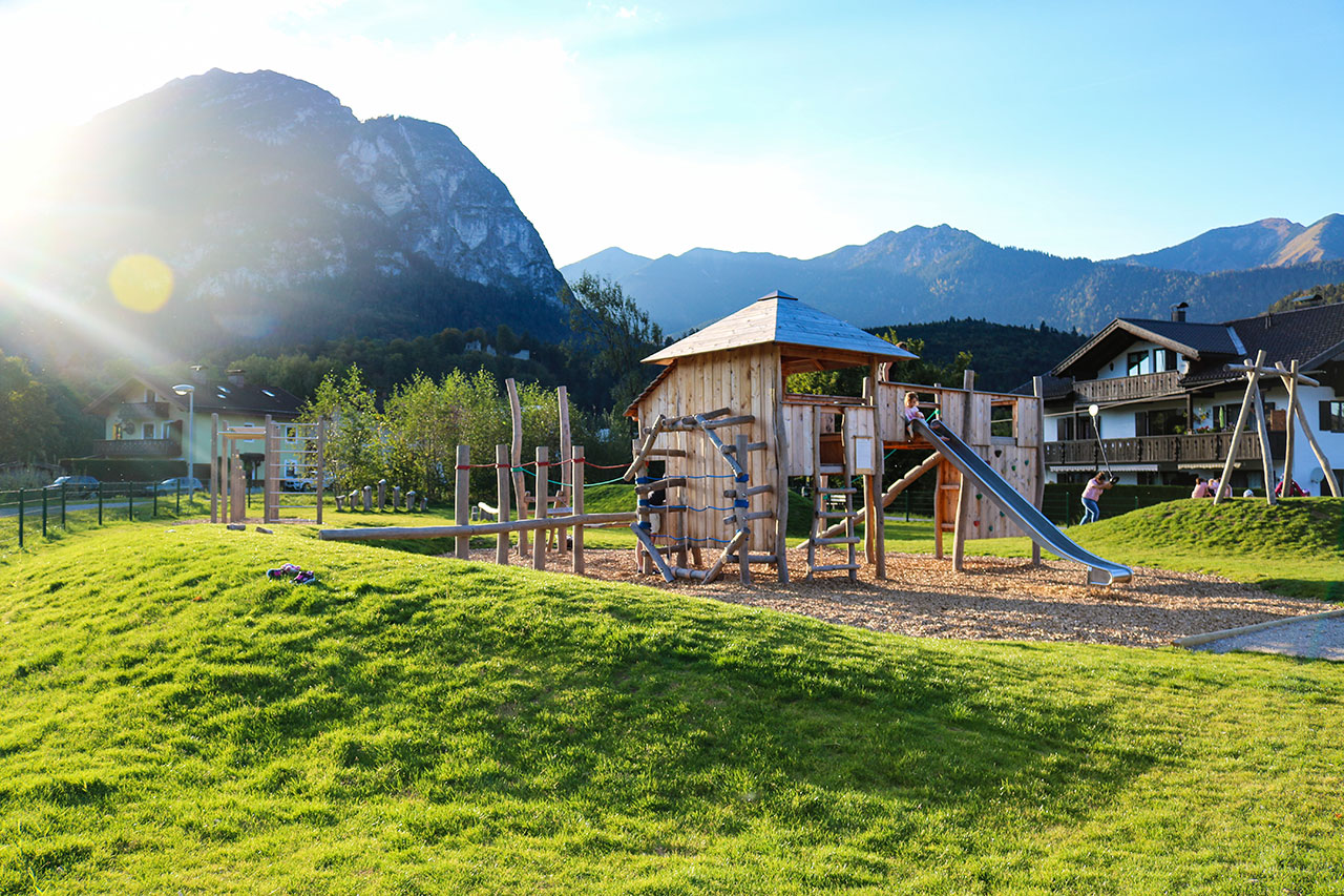 KristallTurm-Spielplatz-Burgrain-01